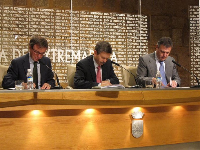 Firma De Convenios Con Endesa E Iberdrola Para El Impulso Del Vehículo Eléctrico