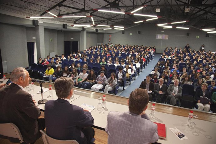 Más De Medio Millar De Alumnos Participan En La Vidriera En La XX Jornada De Ori