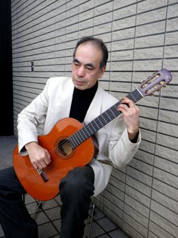 El Guitarrista Japonés Kokichi Akasaka 