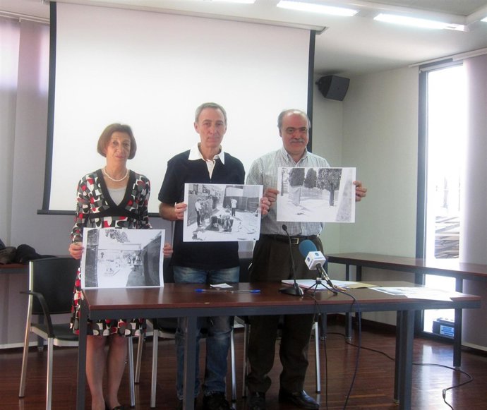 Matías Alonso Y Familiares De Víctimas Del Franquismo