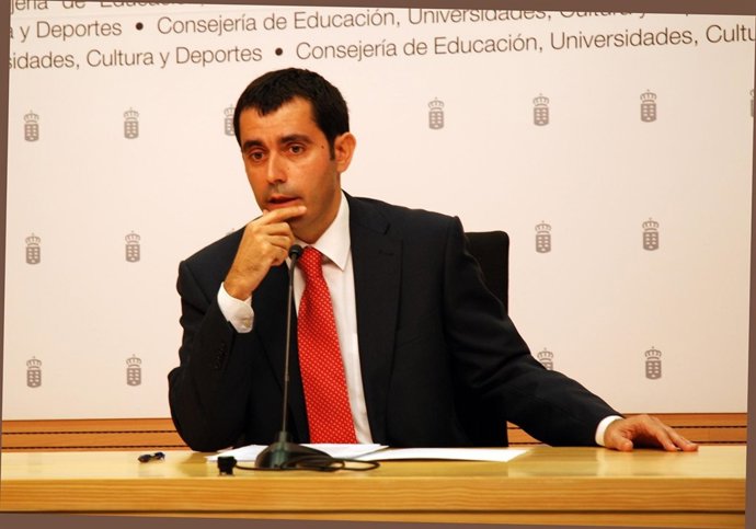 Director General De Universidades, Juan José Martínez
