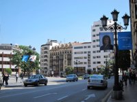 El PSOE acusa al PP de violar la ley con carteles de candidatos pidiendo el voto en Oviedo