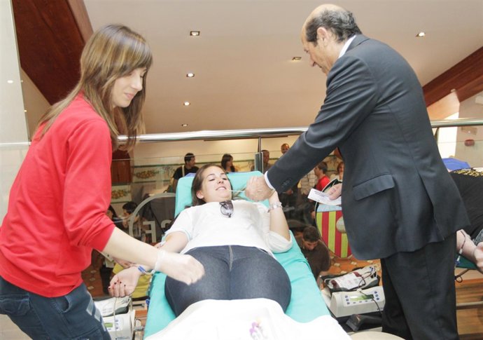 El Presidente Del Valencia, Manuel Llorente