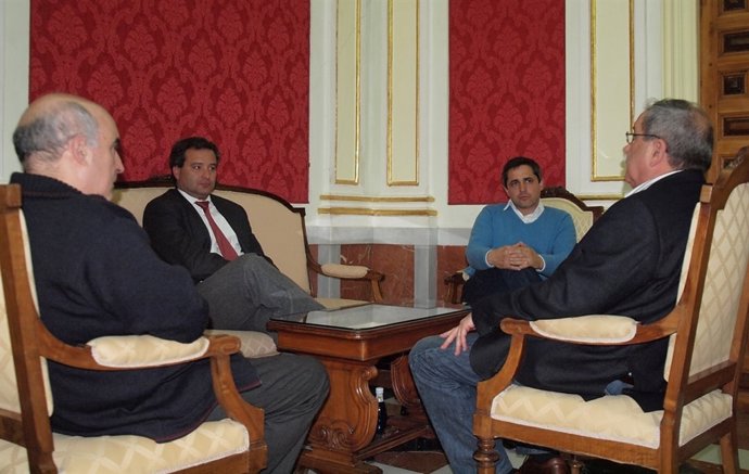 El Alcalde De Cuenca En La Reunión Mantenida