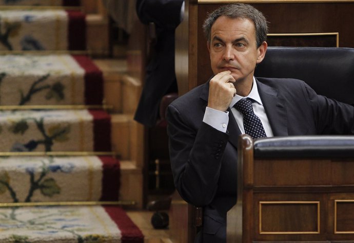 Zapatero, Pensativo En Su Escaño En El Congreso