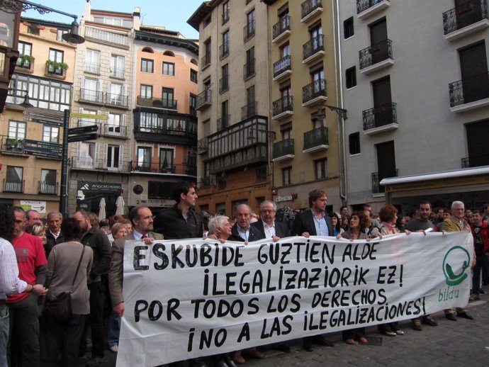 Concentración En Pamplona En Apoyo A Bildu.
