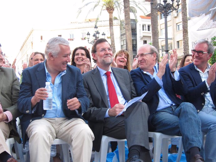 El Presidente Del PP, Mariano Rajoy, Junto Al Presidente Del PP-A, Javier Arenas