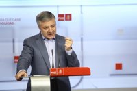 Blanco replica a Rajoy que es él quien no tiene "ni autoridad ni moral" tras haber "dado la espalda" a España