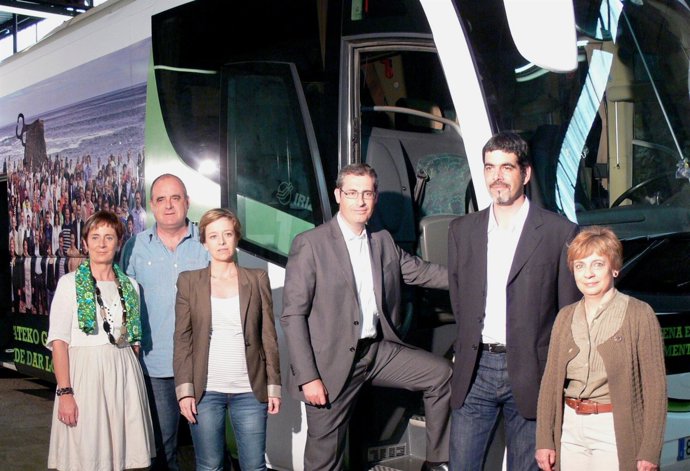 Olano Junto A Dirigentes Jeltzales.