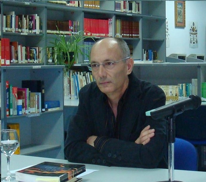El Escritor Cordobés Manuel Gahete En Entrevista