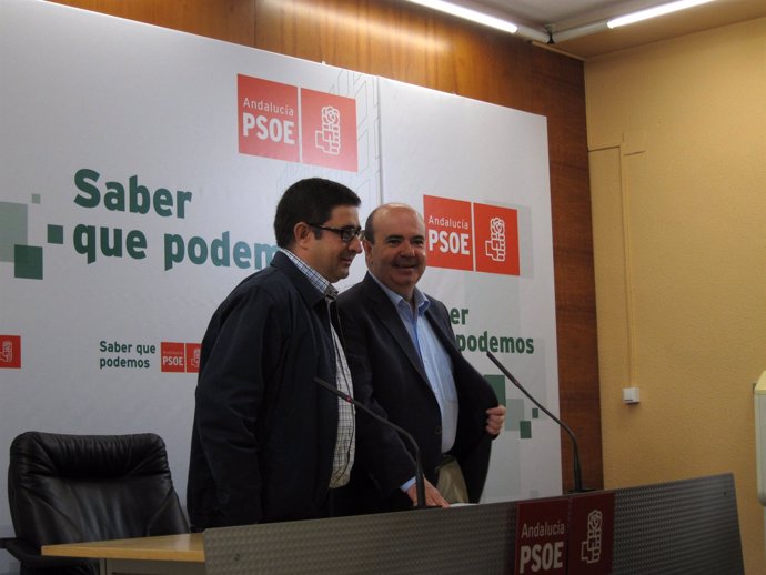 Francisco Reyes Y Gaspar Zarrías En La Sede Provincial Del PSOE De Jaén.