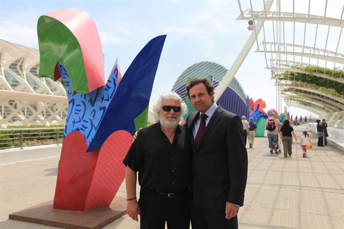 Exposición Torres De La Alhambra En CAC