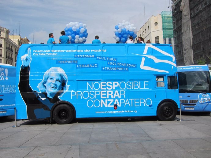 Autobús De Campaña Del PP De Madrid