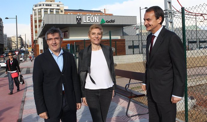Zapatero En León Junto A Su Mujer Sonsoles Espinosa Y El Alcalde