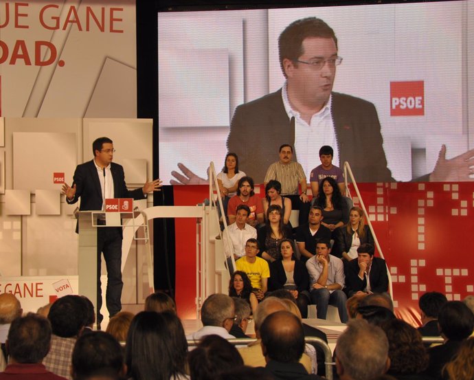Óscar López Interviene En El Mitin Del PSOE En León