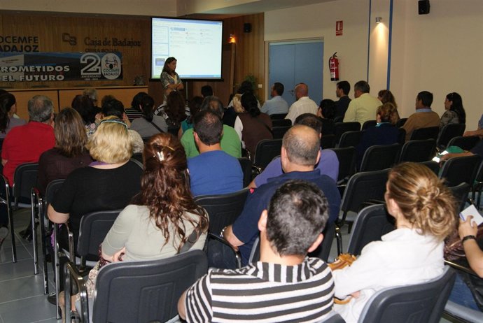 APAMEX PONE EN MARCHA UNA CAMPAÑA INFORMATIVA SOBRE EMPLEO PUBLICO PARA PERSONAS