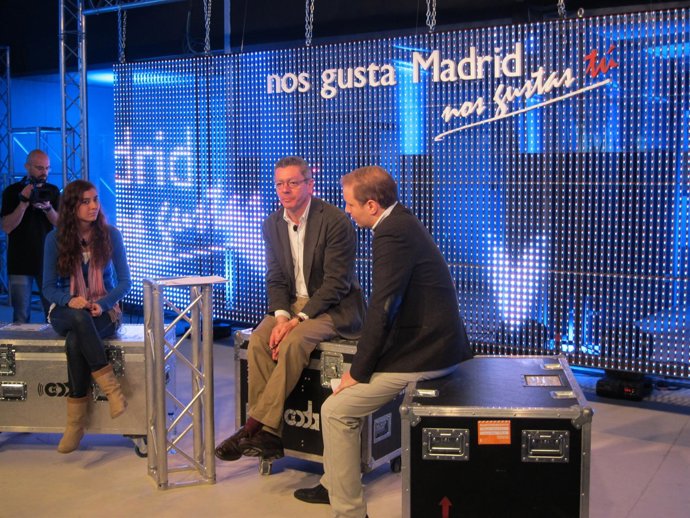 Gallardón En Un Acto De Campaña Con Jóvenes Empresarios.