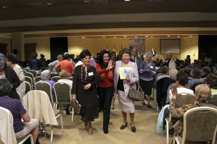 Such Saluda A Las Asistentes A La 39ª Asamblea Nacional De Viudas.