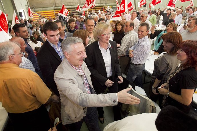 José Blanco Y Eva Almunia En El Mitin En Fuentes De Ebro 
