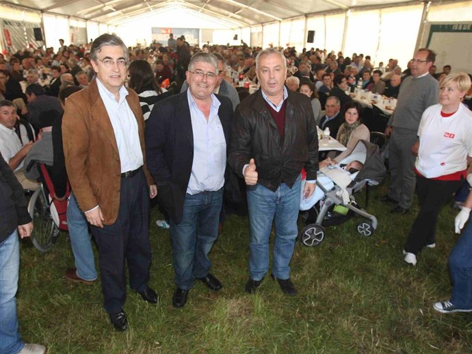 Adxunto Nota E Foto Intervención De Pachi Vázquez En Muxía