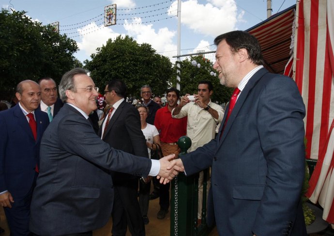 Alcalde Recibe A Las Directivas Del Sevilla F.C Y Real Madrid