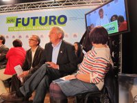 Vázquez ironiza con la "visión sin precedentes" del PP sobre el retraso del AVE y pide explicaciones a Feijóo