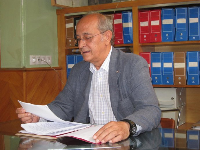 El Decano Del COAH, Gonzalo Prieto. 