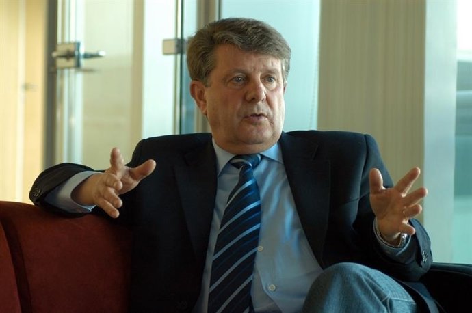 El Presidente De La Diputación De Granada, Francisco Martínez Caler