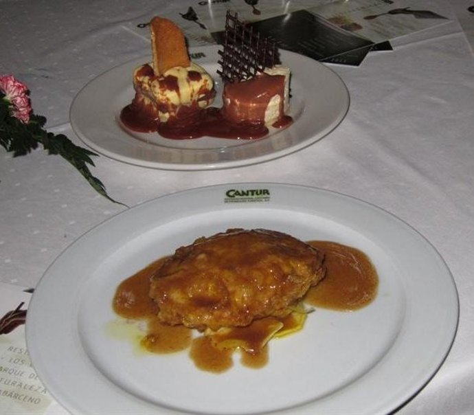 Plato De Comida En Un Restaurante