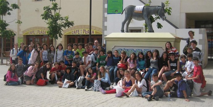 Visita De Estudiantes A Sendaviva.