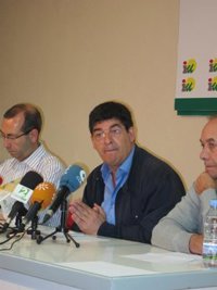 Valderas propone un plan de rescate de los ayuntamientos que estén "arruinados"