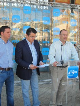 Sanz En Un Acto Con El Candidato Del PP A La Alcaldía De Almería