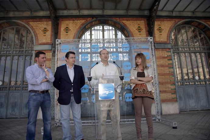 El Candidato Del PP A La Alcaldía De Almería En Una Rueda De Prensa