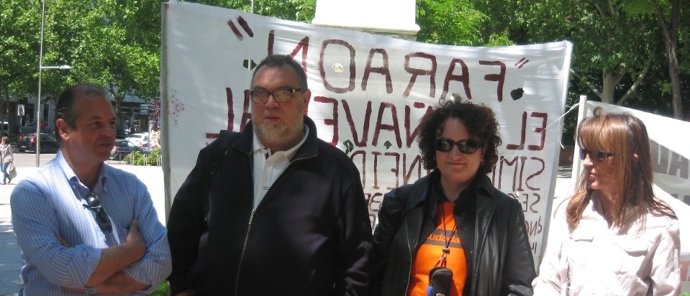 Candidatos De 'Ciudadanos', Con Los Cooperativistas Acampados