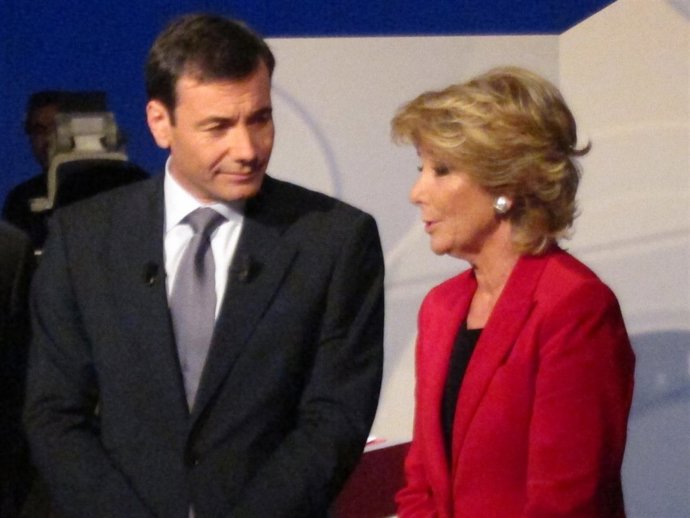 Gómez Y Aguirre, Minutos Antes Del Debate En Telemadrid
