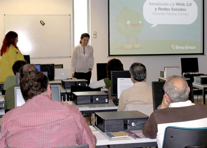 Curso Sobre Redes Sociales Por Europa Press Y Diputación