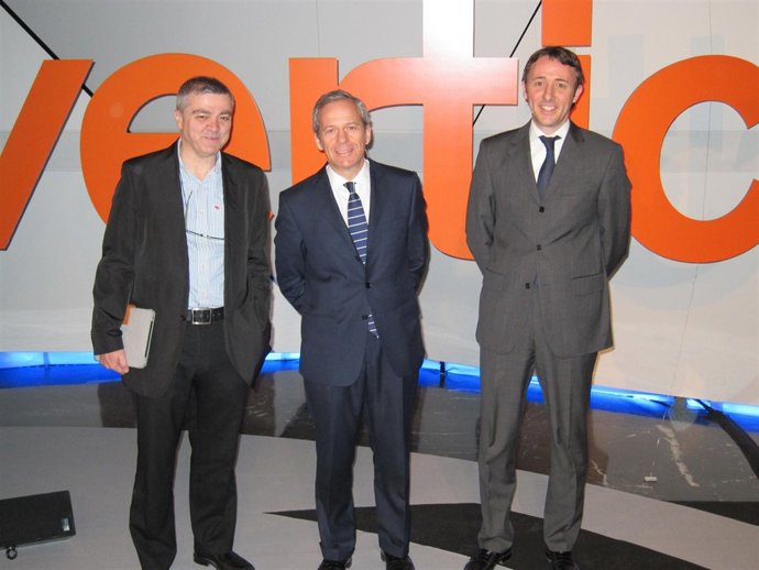  En El Centro,  El Presidente De Vértice José María Irisarri