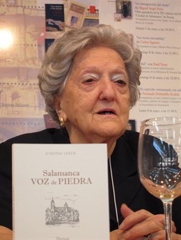 Josefina Verde En La Presentación De La Reedición De `Salamanca, Voz De Piedra