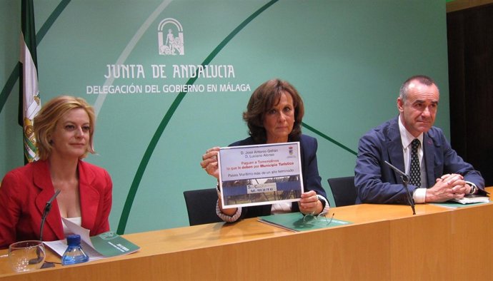 Montserrat Reyes, Remedios Martel Y Antonio Muñoz, En Rueda De Prensa