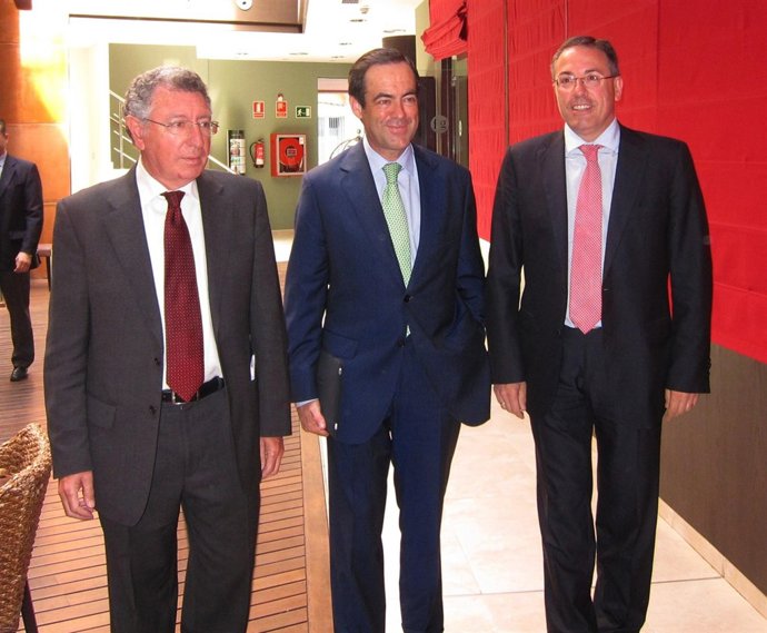 Bono, Aldama Y Santos, Antes Del Acto