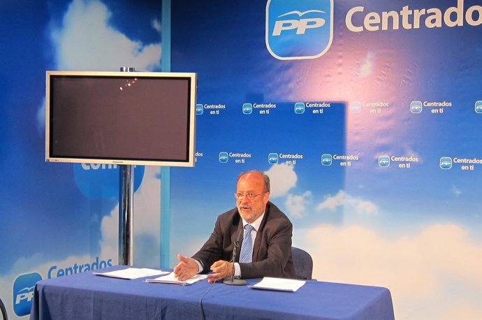 De La Riva Presenta Su Programa En Materia De Deportes.