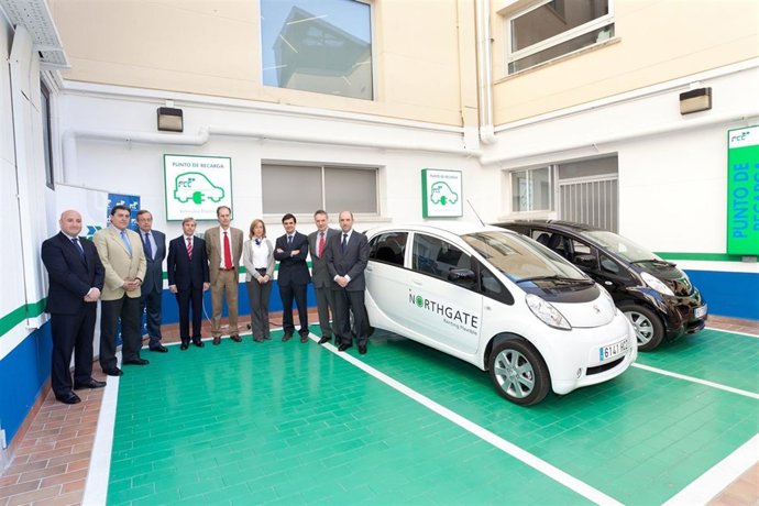 Northgate Entrega Los Vehículos Eléctricos De Peugeot A FCC
