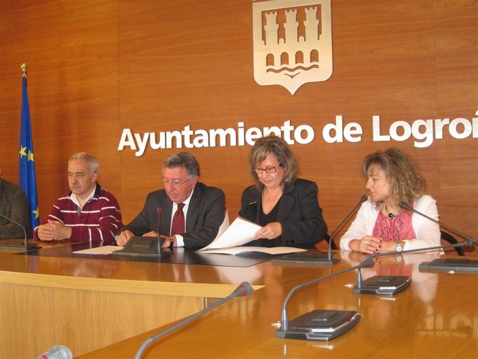 Santos Y Arribas Firman El Convenio