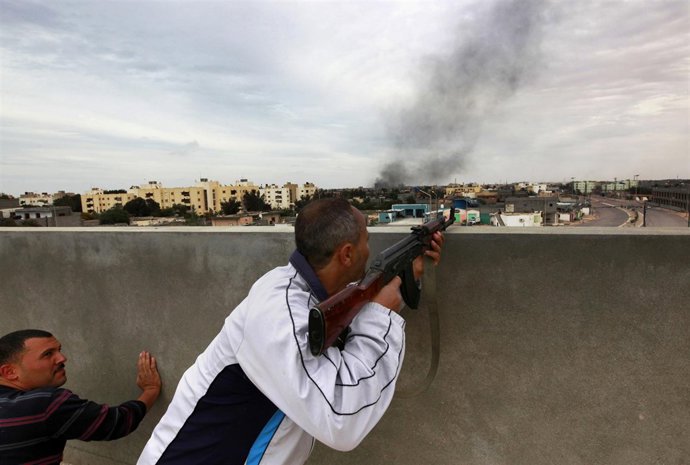 Rebeldes Libios Luchan En La Ciudad De Misrata