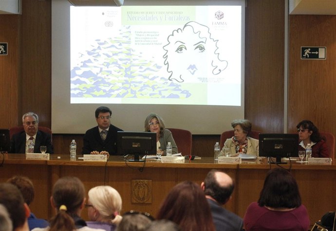 La Consejera Engracia Hidalgo En La Presentación Del Estudio