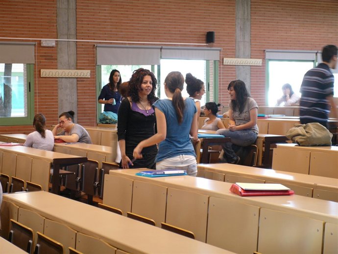 Alumnos en una Clase de la UCLM
