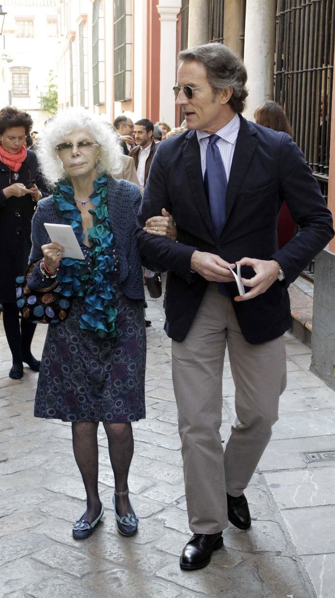 LA DUQUESA DE ALBA Y ALFONSO DIEZ ACUDEN AL CONCIERTO DE AIN