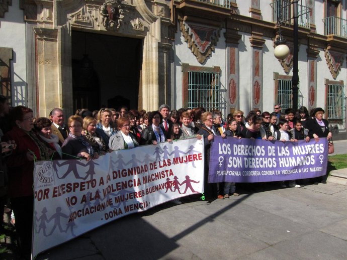 Concentración silenciosa contra la violencia de género 