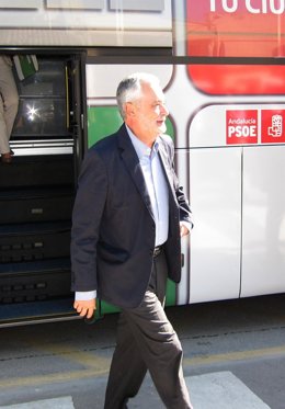 Griñán En La Caravana Electoral Del PSOE.