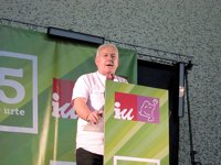 El coordinador federal de IU, Cayo Lara, interviene este lunes en un mitin con Pujante y Herguedas en Murcia